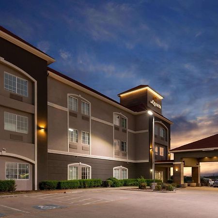 La Quinta By Wyndham Bridgeport Hotel Bagian luar foto