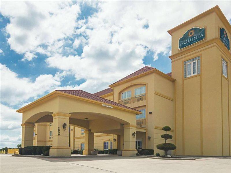 La Quinta By Wyndham Bridgeport Hotel Bagian luar foto