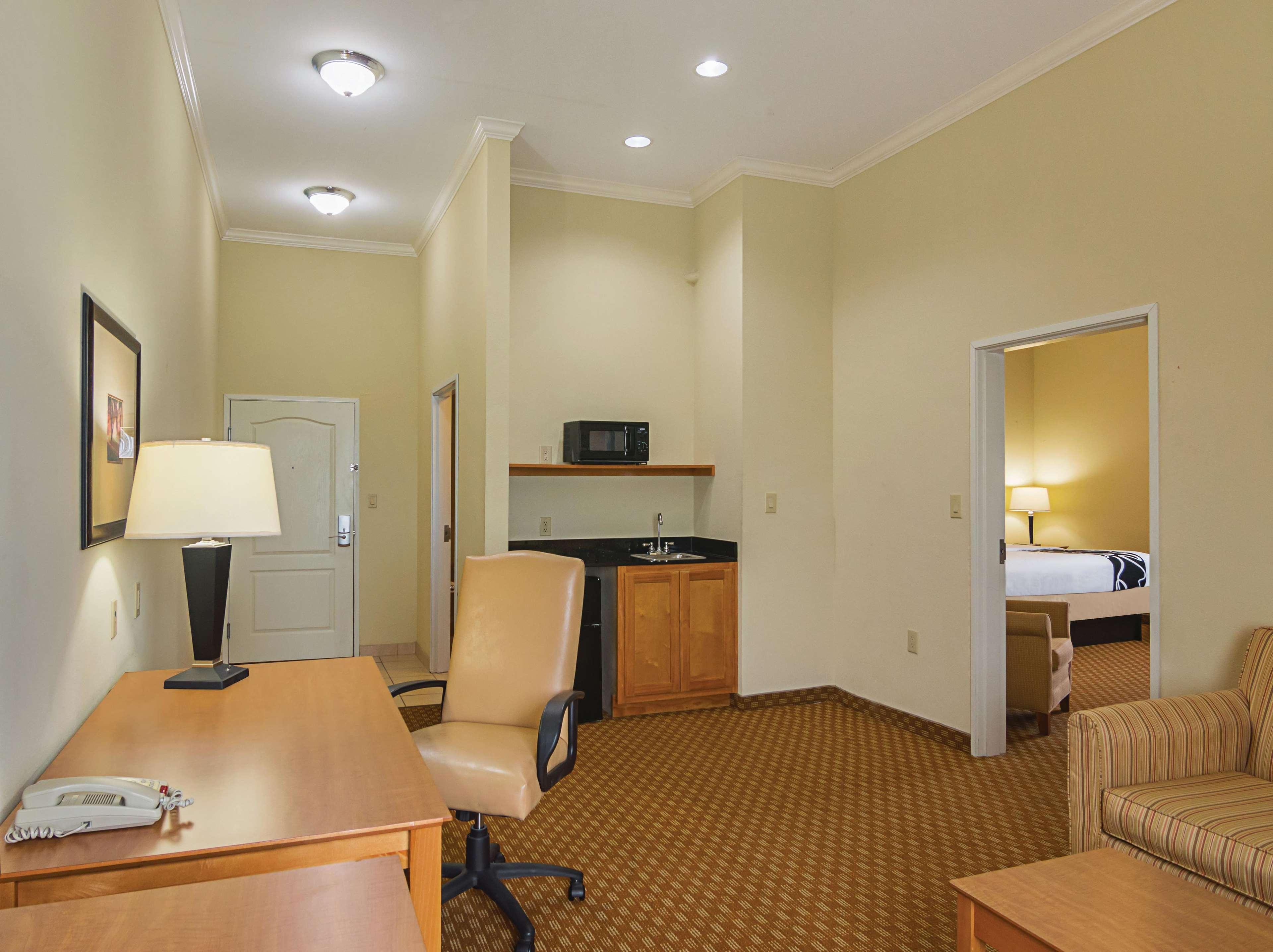 La Quinta By Wyndham Bridgeport Hotel Bagian luar foto