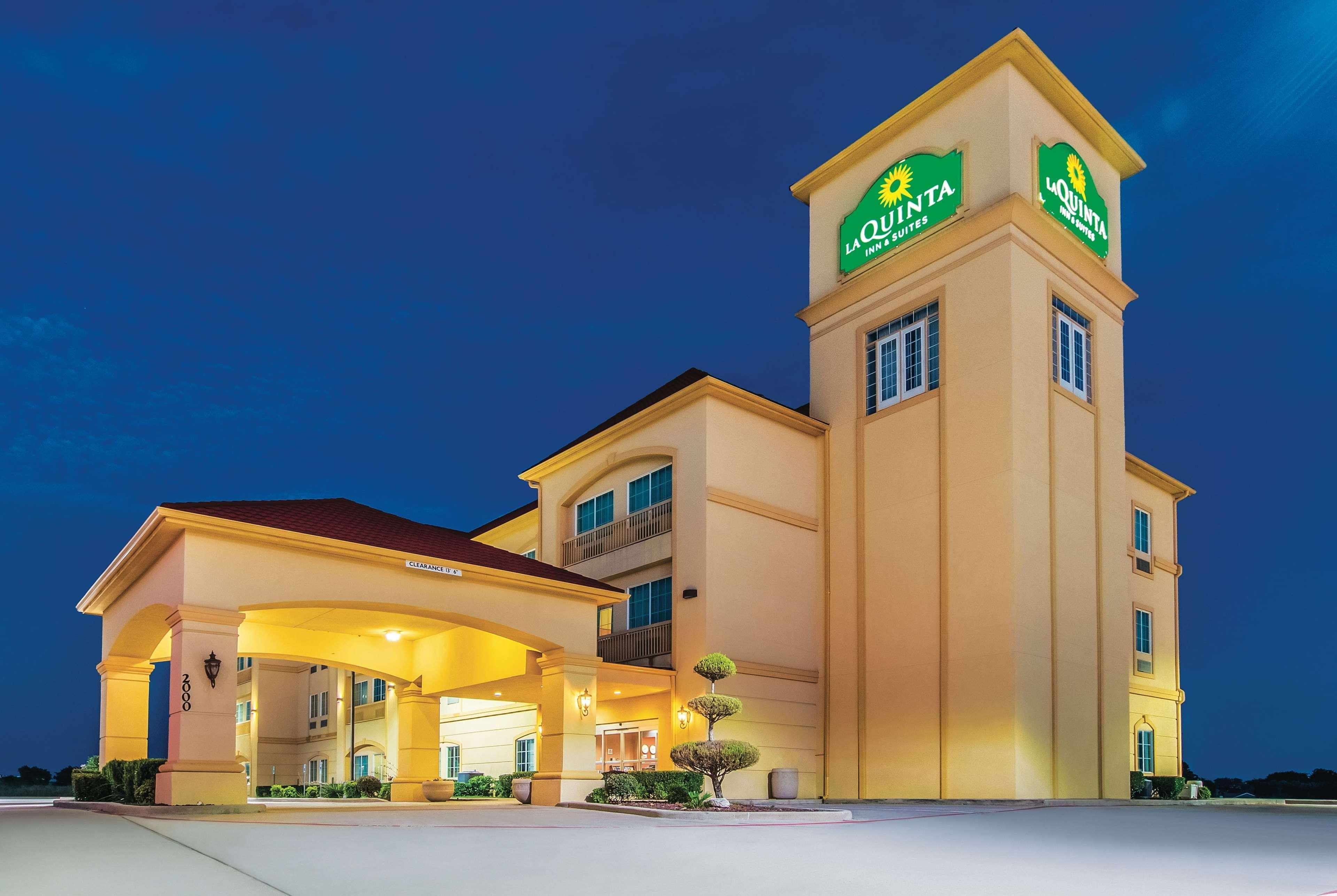 La Quinta By Wyndham Bridgeport Hotel Bagian luar foto