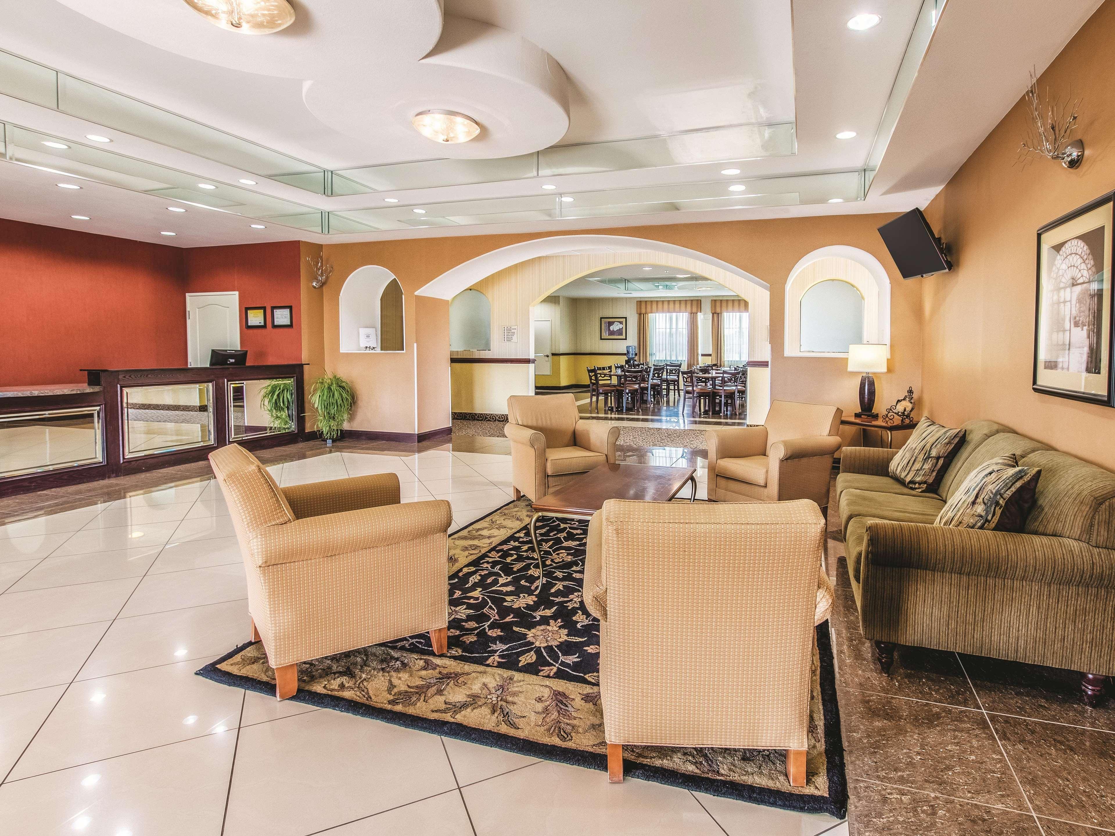 La Quinta By Wyndham Bridgeport Hotel Bagian luar foto