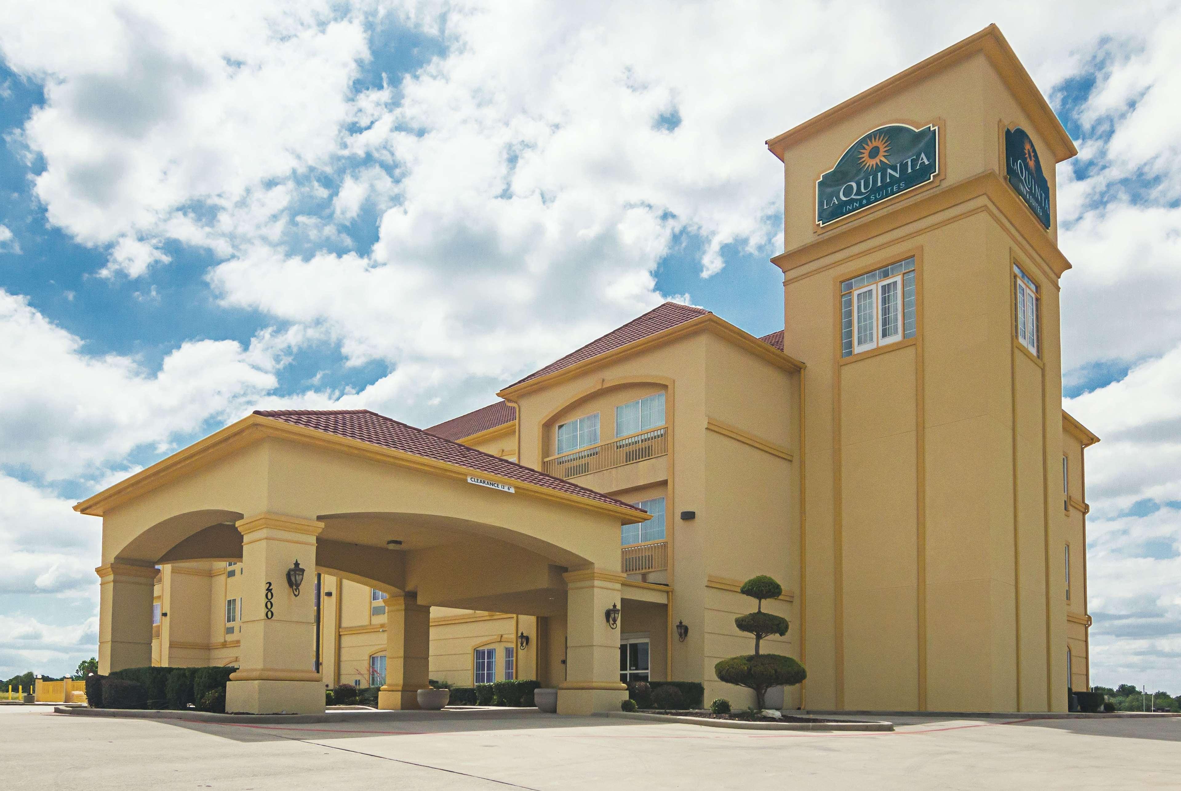 La Quinta By Wyndham Bridgeport Hotel Bagian luar foto