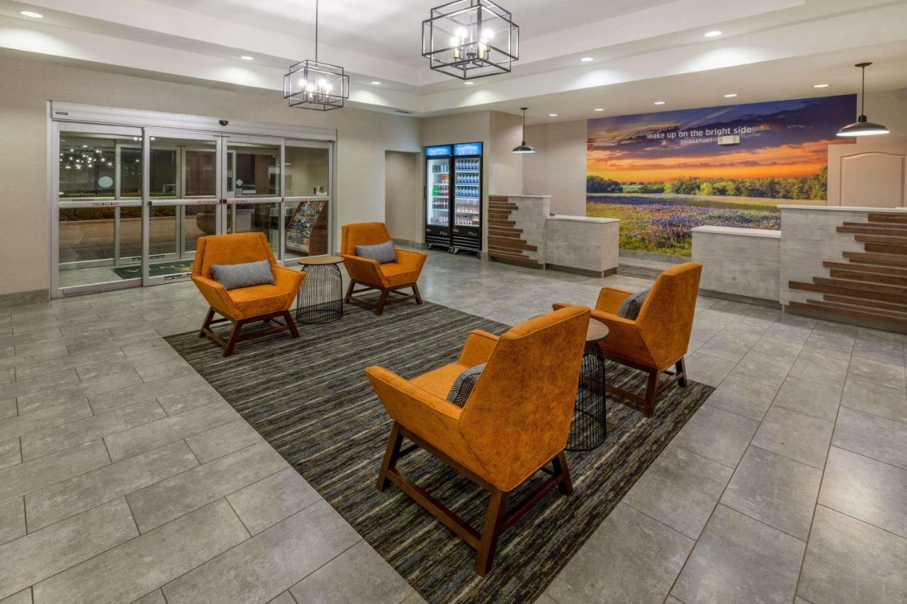 La Quinta By Wyndham Bridgeport Hotel Bagian luar foto