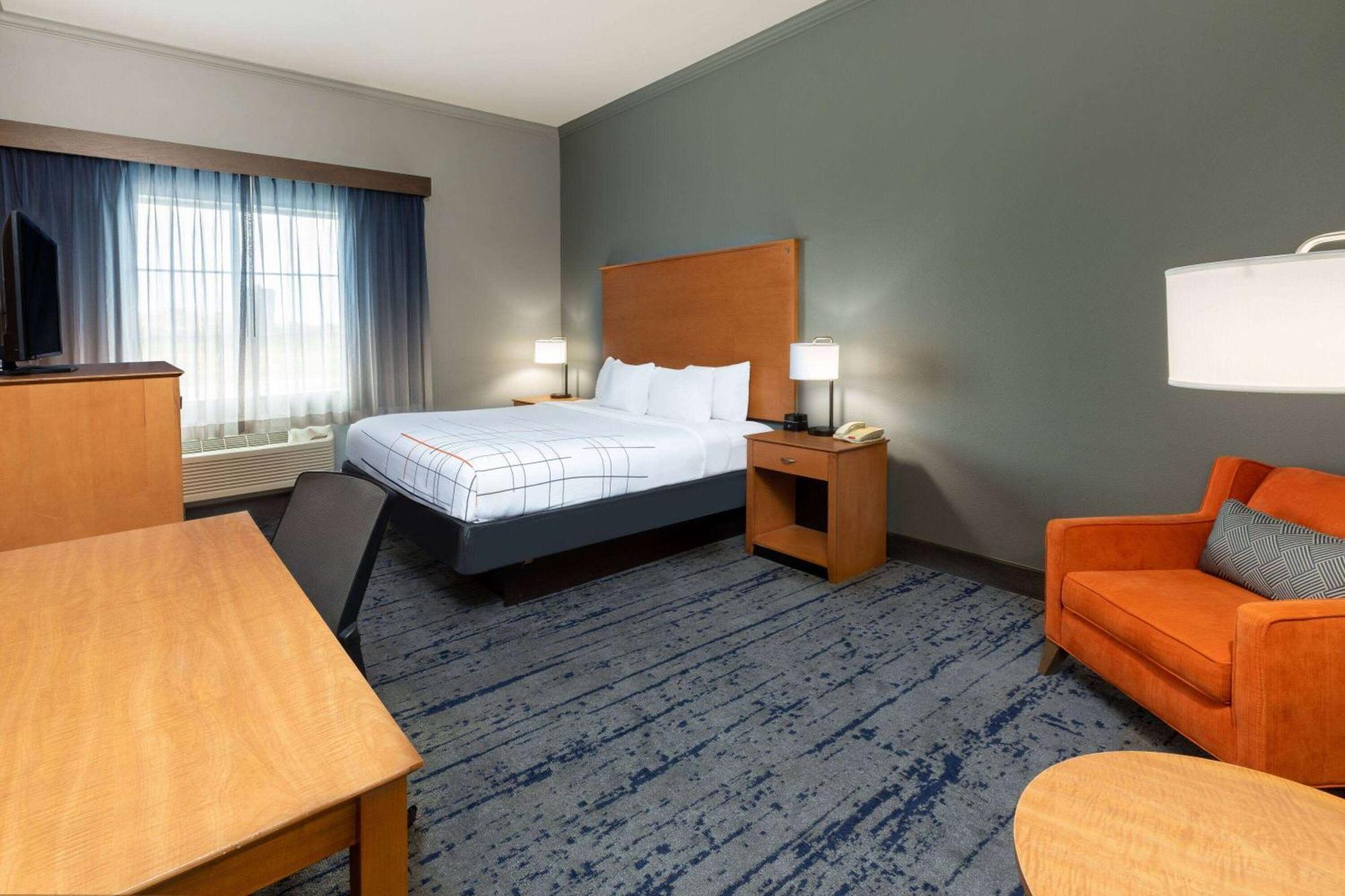 La Quinta By Wyndham Bridgeport Hotel Bagian luar foto